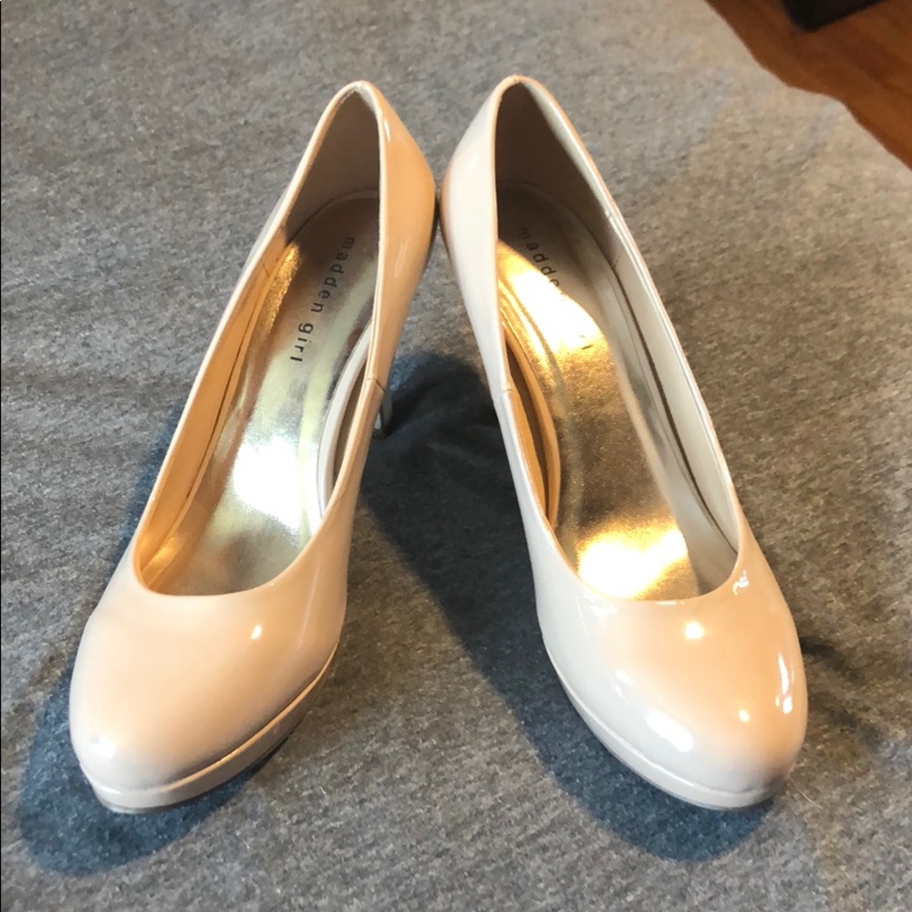 Steve Madden nude heels!